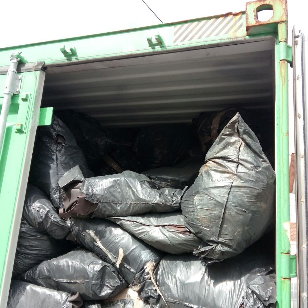 Retalho de peles, couro.